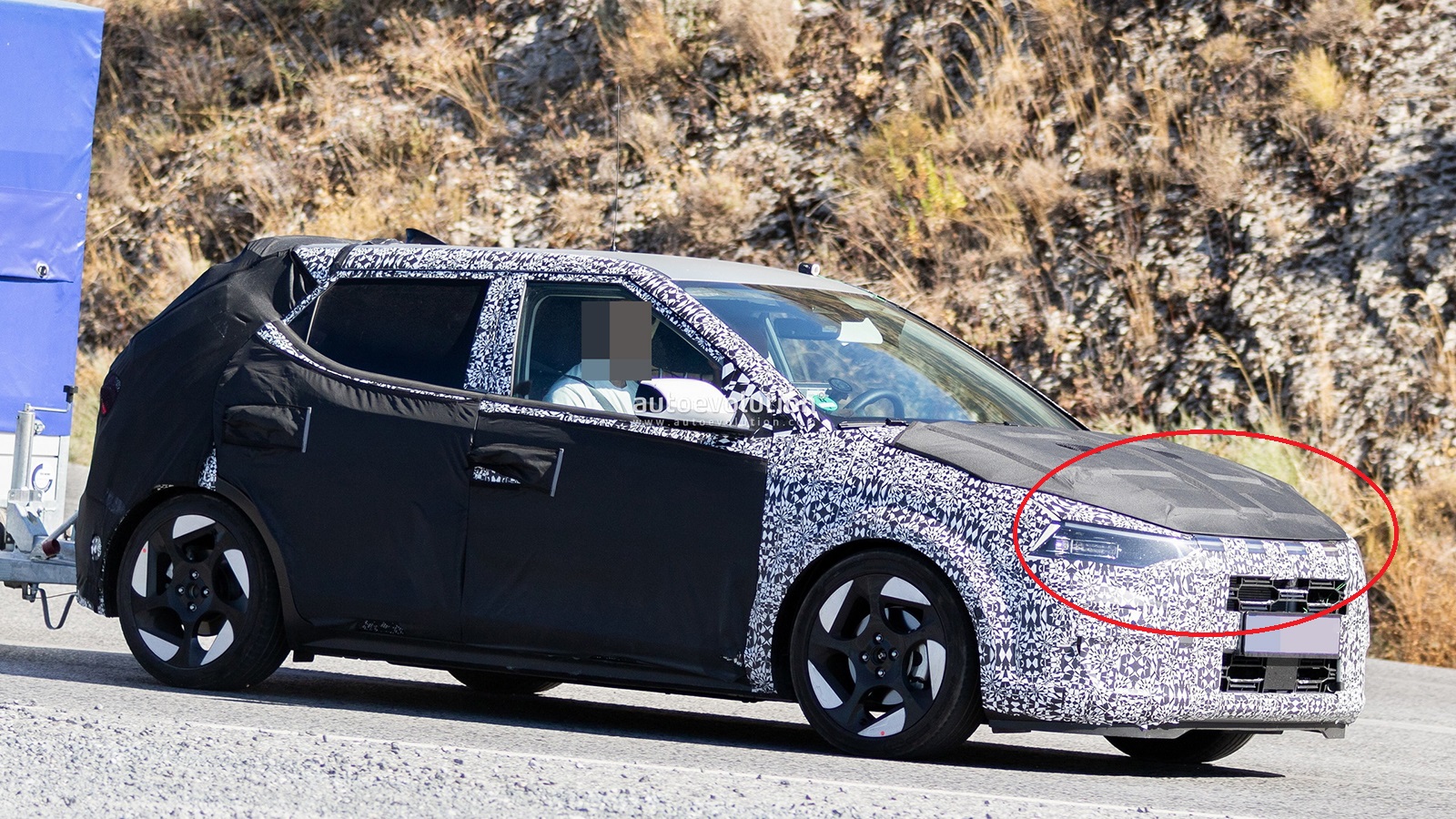 Νέο Hyundai i20: Πιο σπορτίφ σχεδίαση με LED μπάρα 